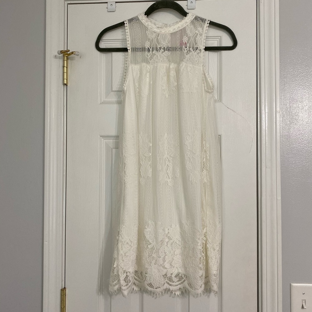 White lace boutique dress